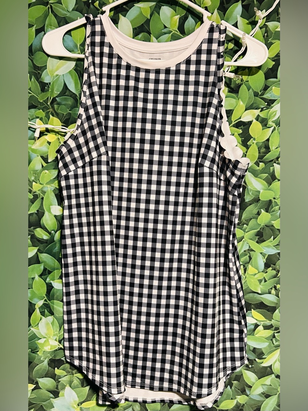 Crown & Ivy Scalloped Edge Black & White Gingham Sleeveless Tank M